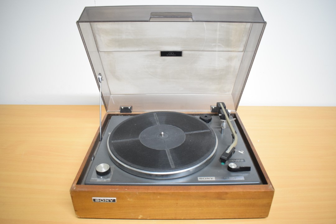 Sony PS-222 Turntable  			